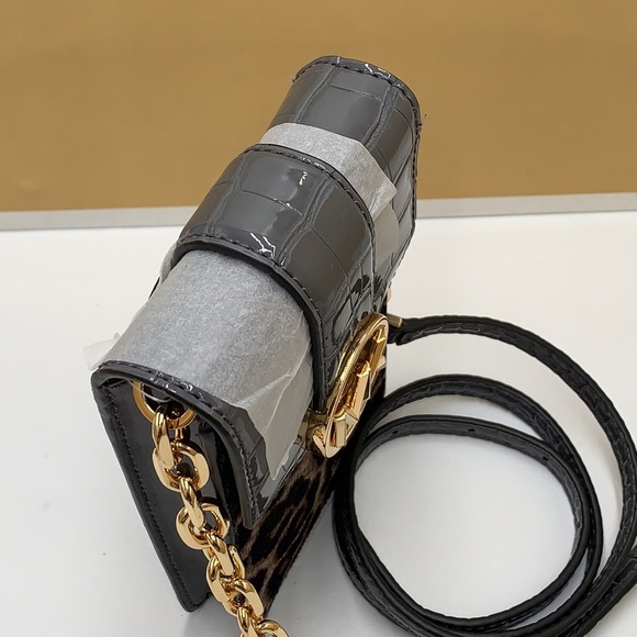 Brand New with Tag
Michael Kors Carmen Small NS Phone XBODY HairCalf Grey Multi - Picture 5 of 16